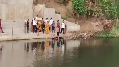 मंडला: छोटे रपटा पुल के नर्मदा घाट पर नर्मदा नदी में डूबने से महिला की हुई मौत,स्थानीय लोगों ने निकाला शव,पुलिस जांच में जुटी