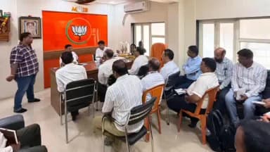पालघर: महावितरण संदर्भात नालासोपारा येथे आमदारांच्या उपस्थितीत बैठक संपन्न