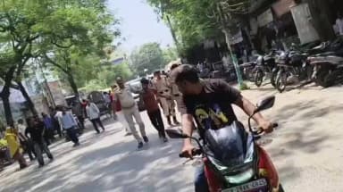 गोपालगंज: कोर्ट परिसर से पुलिस अभिरक्षा से भागे दो शराब तस्कर, एक गिरफ्तार, दूसरे की तलाश में छापेमारी, मची अफरा तफरी