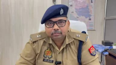 थाना अमृतपुर क्षेत्रान्तर्गत दिनांक 18.06.2026 को कुछ युवक ट्रैक्टर-ट्राली से शादी का सामान टैन्ट आदि लेकर जा रहे थे, रास्ते में अचानक ब्रैक लगने से ट्रैक्टर-ट्राली अनियंत्रित होकर पलटने की घटना एवं घायलों की स्थिति के सम्बन्ध में अपर पुलिस अधीक्षक फतेहगढ़ द्वारा दी गई बाइट। #fatehgarhPolice