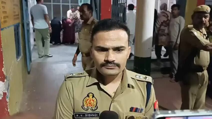 एक व्यक्ति द्वारा थाना धनारी के बाहर स्वयं को आग लगा लेने के सम्बन्ध में #SPSambhal @Krishan_IPS की बाइट।
#UPPolice https://t.co/HzPzsiTppF
