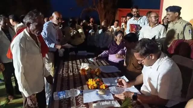 🔹रात्रिकालीन चौपाल बनी भरोसे और संवाद का मंच, लोगों ने खुल कर बताईं समस्याएं।
#JansamparkMP
#CMMadhyapradesh
@JansamparkMP
@CMMadhyapradesh
Dr Mohan Yadav
Uday Pratap Singh
Panchayat & Rural Development Department, MP
@jbpcommissioner
#katni #कटनी