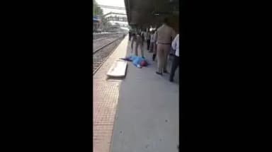 रेलवे ट्रैक पार करते समय ट्रेन की चपेट में आने से अधेड़ की हुई मौत