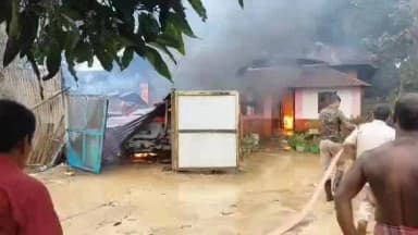 সাব্রুম: সাব্রুম দমদমায় দেবাশীষ মজুমদারের বাড়ীতে আগুন,তদন্তে পুলিশ