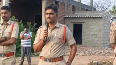 భూపాలపల్లి: కాలనీల్లో అపరిచిత వ్యక్తులు సంచరిస్తే సమాచారం ఇవ్వాలి : భూపాలపల్లి సిఐ నరేష్ కుమార్