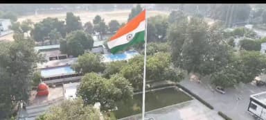 #Etawahpolice
SSP इटावा @BrijeshS_211 द्वारा रिजर्व पुलिस लाइन इटावा में शुक्रवार परेड की ली सलामी, किया गया निरीक्षण
शारीरिक रूप से फिट रहने के लिए लगवाई गयी दौड़
अनुशासन बनाए रखने के लिए करवाया गया ड्रिल । @Uppolice @dgpup @adgzonekanpur @igrangekanpur https://t.co/BVj6CEXTWa
