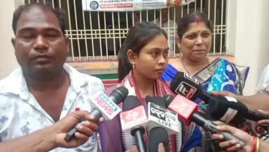 କେନ୍ଦ୍ରାପଡା: ମେଡିକାଲରୁ ବାହାରିବା ପରେ ଅତିରିକ୍ତ ଜିଲାପାଳଙ୍କୁ ଭେଟି ପ୍ରତିକ୍ରିୟା ରଖିଲେ ତିଖିରୀ ସରପଞ୍ଚ ଚାମେଲୀ ଓଝା, ମାଗିଲେ ସୁରକ୍ଷା