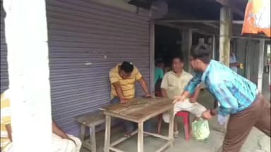 কোচবিহার ১: কাটমানি টাকা ফেরত ঘিরে উত্তেজনা কোচবিহার পানিশালায়, ডিম ছুড়ে বিক্ষোভ স্থানীয়দের