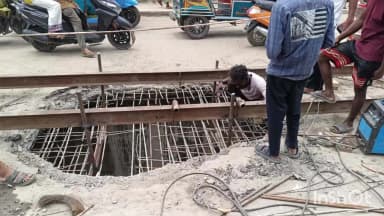 ছয়গাঁও: ছয়গাঁৱৰ কলহী নৈৰ ওপৰত থকা দলংৰ বৃহৎ অংশ খহিপৰিল পানীত