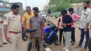 మచిలీపట్నం దక్షిణం: బాపులపాడు: సైలెన్సర్ పెట్టుకున్న వారికి అవగాహన