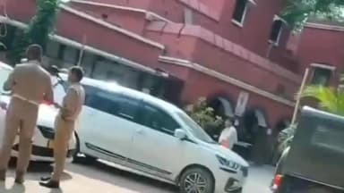 सगड़ी: कंधरापुर थाना क्षेत्र में पुलिस और यातायात विभाग की संयुक्त टीम ने चलाया विशेष चेकिंग अभियान, करीब 20 वाहनों को किया सीज
