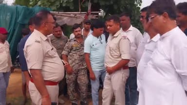 मधुपुर: पहाड़पुर में पुलिस की वर्दी में आए बदमाशों का तांडव, रिवॉल्वर की नोक पर घर में घुसकर नकदी व जेवरात लूटे