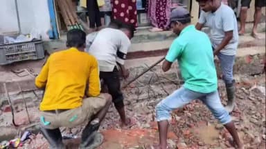 তিনিচুকীয়া: মাকুমত আজিৰে পৰা আৰম্ভ কৰা হৈছে নলা-নৰ্দমা নিষ্কাশনৰ অভিযান ,পৌৰসভাক প্ৰশংসা মাকুম আঞ্চলিক ছাত্ৰ সন্থাৰ সভাপতি শিৱা দাসৰ