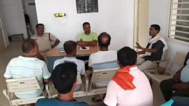 रीठी: रीठी में 22 जून का रेल रोको आंदोलन: मांगों पर अड़े क्षेत्रवासी, पुलिस-प्रशासन से हुई शांति पूर्ण चर्चा
