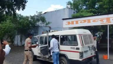हरदा: सिटी कोतवाली पुलिस ने कैदी ढाबा के पास नशे के सौदागर पुलिस की गिरफ्त में, 15 लाख से अधिक का मशरूका जब्त।