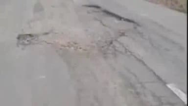 बांसगांव: उनवल में PWD सड़क 10 माह से क्षतिग्रस्त, आईजीआरएस शिकायतों के बावजूद मरम्मत नहीं, मंडल अध्यक्ष ने समाधान का आश्वासन दिया