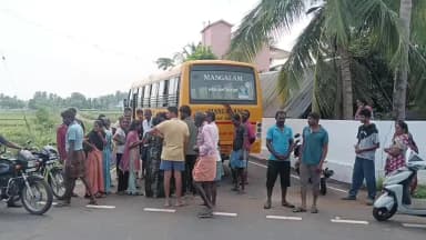 பவானி: கன்னி வாய்க்கால் பகுதியில் பள்ளி வாகன மோதி கல்லூரி மாணவர் உயிரிழப்பு
