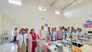 राजगढ़: राजगढ़ के सरेड़ी आरसेटी ट्रेनिंग इंस्टिट्यूट में चल रहे प्रशिक्षण कार्यक्रम का राजगढ़ सांसद ने किया निरीक्षण