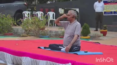 ચીખલી: ગુજરાતના રાજ્યપાલ આચાર્ય દેવવ્રતે પાણીખડક શાળાના વિદ્યાર્થીઓનો લીધો યોગા ક્લાસ