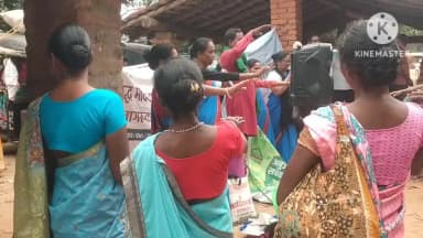 बांसजोर: सप्ताहिक बाजार कोनमेरला में नुक्कड़ नाटक एवं गीत संगीत से ग्रामीणों को किया जागरूक,नशा मुक्ति, वज्रपात, सर्पदंश आदि विषय