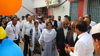 मधुबनी: जिला कोर्ट परिसर में लगे वाटर कूलर का जिला जज पवन कुमार पांडेय एवं एडीजे प्रथम रचना राज ने किया शुभारंभ