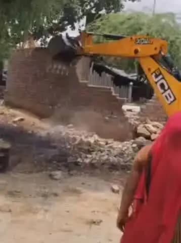 हमीरगढ़: सरकारी भूमि से अवैध अतिक्रमण हटाया गया, जेसीबी चलाकर की गई बड़ी कार्रवाई