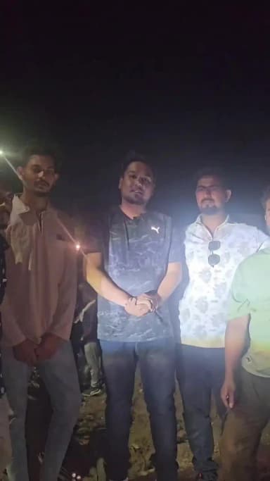 सोयगाव: रात्री १०:०० वाजेपर्यंत वीजपुरवठा पूर्ववत केला जाईल. मी आपणा सर्वांना शांत आणि संयमी राहण्याची विनंती करतो.