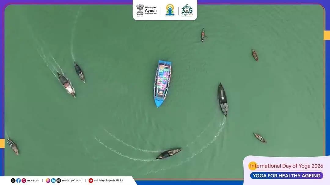 “Where Conservation meets Community”
Forest staff of 24-Parganas (South) Division and Fishermen practising Yoga together, united by one breath and one purpose: a healthier Sundarbans and a healthier planet.
#IDY2026 #YogaForHealthyAgeing #स्वस्थ_आयु_के_लिए_योग #InternationalDayOfYoga2026 #Yoga365 #VandeYoga #Hargharyoga #Pmkesaathyoga
@narendramodi @mppratapraojadhao @mdniyyoga @mib_india @akashvani_air @aiia_gov @ddnational @airnewsalerts @ani_trending @ptinews_multimedia @unitednewsofindia @mygovindia @mygovbangla @mygov.hindi @mib_india @yasministryindia @mybharatgov @internationalyogadaywestbengal @indiapost_dop