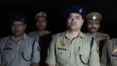 थाना कुन्दरकी पुलिस द्वारा हत्या/हत्या के प्रयास के अभियोगों में वांछित एवं ₹25,000 के पुरस्कार घोषित शातिर अभि0 को पुलिस मुठभेड़ में गिर0 किया गया। अभि0 के कब्जे से घटना में प्रयुक्त अवैध तमंचा तथा जिंदा/खोखा कारतूस बरामद हुए। उक्त संबंध में #SPRA @moradabadpolice की बाइट। https://t.co/RXpah5MMGe