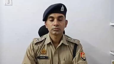 #Aligarhpolice
थाना महुआखेडा- आज दिनांक 19/06/2026 थाना महुआखेड़ा, एटा चुंगी के पास स्थित श्री चंद्रगुप्त निजी हॉस्पिटल से पीआरवी (PRV) के माध्यम से सूचना प्राप्त हुई थी कि एक महिला का सिजेरियन डिलीवरी के दौरान भर्ती के लापरवाही से डेथ हो गई है तथा परिजनों द्वारा विरोध किया जा रहा है। उक्त के संदर्भ में तत्काल स्थानीय पुलिस मौके पर पहुँची तथा परिजनों को समझा-बुझाकर यातायात को सुचारू रूप से संचालित किया गया। मौके पर अपर मुख्य चिकित्सा अधिकारी को बुलाया गया जिनके द्वारा जाँच की गई। उनके जाँच के आधार पर हॉस्पिटल को सील किया गया है तथा वादी की तहरीर के आधार पर सुसंगत धाराओं में अभियोग पंजीकृत किया जाएगा। मौके पर शांति व्यवस्था कायम है।
इस संबंध में क्षेत्राधिकारी द्वितीय श्री धन्नंजय सिंह द्वारा दी गई बाइट-
@Uppolice