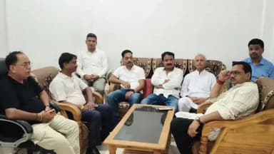 मोहनिया: वार्ड 10 में मोहिनी महादेव मंदिर फाउंडेशन ने निभाई सामाजिक जिम्मेदारी,एक जरूरतमंद बेटी के किए हांथ पीले,हो रही सराहना।
