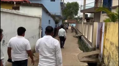 केशकाल: विधायक नीलकंठ टेकाम ने सेवानिवृत्त कर्मियों के घर जाकर शाल-श्रीफल भेंट कर किया सम्मान