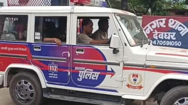 देवघर: नगर थाना के सत्संग चौक स्थित एमआरएफ टायर के सामने खड़ी एक स्कॉर्पियो चोरी हो गई है पूरी घटनाक्रम सीसीटीवी कैमरा में कैद
