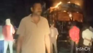 प्रतापपुर: प्रतापपुर सड़क हादसे में ट्रक से टकराई बाइक, तीन युवकों की मौत, आक्रोशित ग्रामीणों ने ट्रक को फूंका