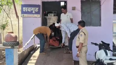 दमोह: खेजरा मंदिर परिसर में पुजारी की बेटी ने फांसी लगाकर की आत्महत्या, घटना का कारण अज्ञात, पोस्टमार्टम के बाद सौंपा गया शव