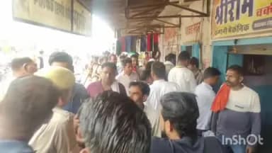 बारां: शाहबाद रोड पर बैंक ने की तीन दुकानों को सीज