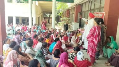 ਨਵਾਂਸ਼ਹਿਰ: ਆਂਗਨਵਾੜੀ ਵਰਕਰਾਂ ਨੇ ਜ਼ਬਰਦਸਤੀ ਬੀਐਲਓ ਡਿਊਟੀ ਲਗਾਨ ਤੇ ਐਸਡੀਐਮ ਦਫਤਰ ਨਵਾਂਸ਼ਹਿਰ ਬਾਹਰ ਲਗਾਇਆ ਧਰਨਾ