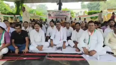 डुमरा: सीतामढ़ी में महंगाई, बेरोजगारी और नीट पेपर लीक के खिलाफ कांग्रेस का धरना, केंद्र सरकार पर साधा निशाना