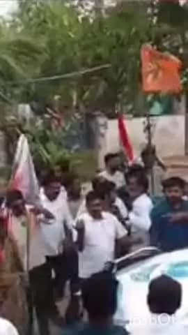 నర్సంపేట: నర్సంపేట రూరల్: ఇప్పల్ తండాలో గిరిజనుల ఆందోళన అడ్డుకున్న పోలీసులు