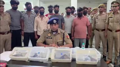 मुज़फ्फरनगर: मुजफ्फरनगर में अवैध असलहा गैंग का भंडाफोड़, 10 तस्कर गिरफ्तार, 3 पिस्टल और 7 तमंचे बरामद