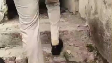 कवर्धा: मगरदा के वेयरहाउस के सामने सतनामी समाज के जर्जर भवन में सड़ी-गली अवस्था में शव मिलने से मचा हड़कंप