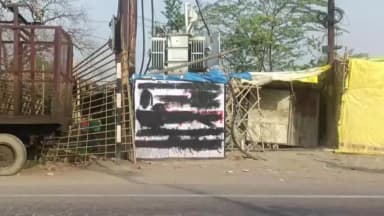 हमीरपुर: सुमेरपुर थाना क्षेत्र में खूनी हाईवे की मुहिम के खिलाफ वॉल पेंटिंग में पोती कालिख, आंदोलनकारियों में उपजा असंतोष