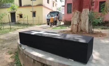 कुरडेग: कुरडेग झारेन बड़काटोली गांव में मुंबई से आने के बाद युवक ने घर में लगाई फांसी जांच में जुटी पुलिस