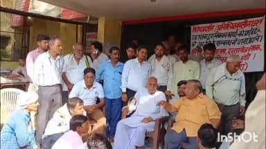मांट: निबंधन कार्य के निजीकरण के विरोध में मांट में चल रहे धरना प्रदर्शन को पूर्व मंत्री श्याम सुन्दर शर्मा ने दिया समर्थन