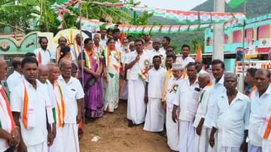கல்வராயன் மலை: மக்களவை எதிர்க்கட்சித் தலைவர் ராகுல் காந்தியின் பிறந்த நாளை முன்னிட்டு துரூர் கிராமத்திலிருந்து காங்கிரஸ் சார்பில் நடைபெற்ற நடை பயணம் நடைப்பயணம்