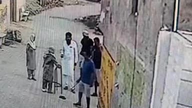 ਫ਼ਿਰੋਜ਼ਪੁਰ: ਪਿੰਡ ਖਾਈ ਫੇਮੇ ਕੇ ਵਿਖੇ ਪੁਰਾਣੀ ਰੰਜਿਸ਼ ਦੇ ਦੌਰਾਨ ਚੱਲੀ ਗੋਲੀ ਨੌਜਵਾਨ ਜਖਮੀ ਘਟਨਾ ਸੀਸੀ ਟੀਵੀ ਕੈਮਰੇ ਵਿੱਚ ਕੈਦ