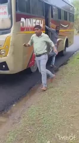 धमतरी: चलती बस के टायर में लगी भीषण आग, 5 किलोमीटर दूर पुलिस ने रोककर बुझाई, 40 यात्रियों की जान बाल-बाल बची