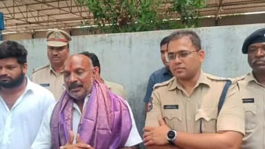 గంభీరావుపేట: మాట్లాడుతున్న మా అనాధ వృద్ధాశ్రమం ఫౌండర్ మల్లు గారి నర్సాగౌడ్