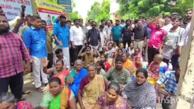 மதுரை தெற்கு: கோவில் திருவிழா முன் விரோதத்தால் இளைஞர் கொலை செய்யப்பட்ட சம்பவம் ஆட்சியரகத்தை முற்றுகையிட்டு உறவினர்கள் போராட்டம்