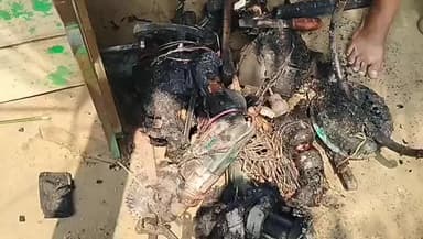 ভাতার: ভাতারের নারায়ণপুর গ্রামে এক কাঠমিস্ত্রির বাড়ি আগুনে পুড়ে ছারখার হয়ে গেল,নিঃস্ব হয়ে গেল ওই মিস্ত্রি পরিবার